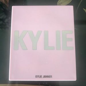 Kyle Cosmetics Kylight in Ice Me Out
